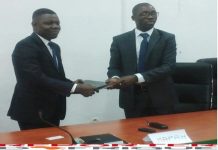 Togo: Noël Bataka signe un contrat innovant avec 60 organes de presse.