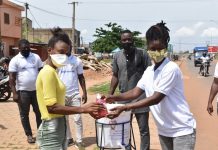 Covid-19 : L’AJPNV installe des dispositifs de lavage des mains dans la préfecture d’Agoè-Nyivé.