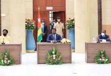 Covid-19 : aucun vaccin n’est encore disponible au Togo, rappelle le gouvernement