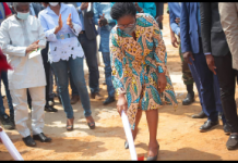 Transformation agricole, le Premier Ministre visite le complexe Cajou du centre à Sokodé