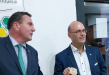 TOGO : le Président de l’Union des Français de l’Etranger au Togo reçoit la médaille du Sénat Français