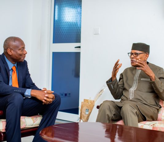 Désarmement en Afrique : visite de Mohamed Ibn Chambas au bureau de l’UNREC-Togo