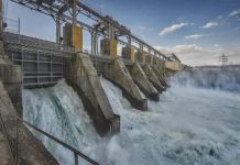 Eau et électricité : vers la construction d’un barrage à but multiple à Sarakawa