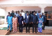 Grand Lomé : le ministre Jean-Marie Koffi Tessi au contact des acteurs du secteur sanitaire