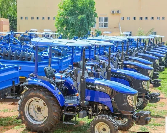 Burkina Faso : 100 tracteurs pour dynamiser la filière coton