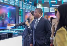 Faure Gnassingbé s’initie à la 6G chez ZTE